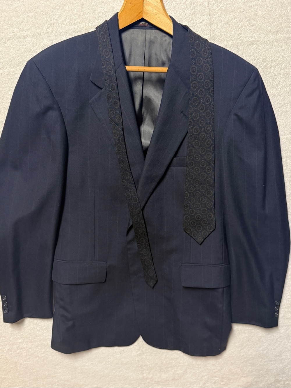 Men’s Navy Suit Jacket, Pants and Tie